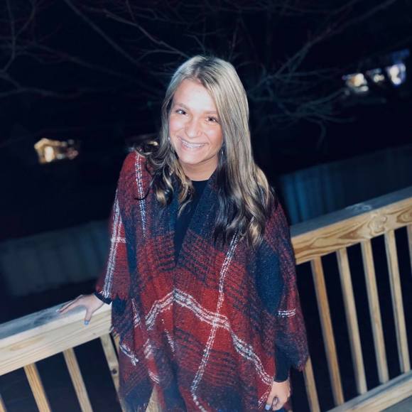 Meet your Posher, Andria - Picture 1 of 1